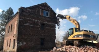 Демонтаж кирпичного дома Ломоносов, цена от 2971 руб.