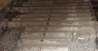Демонтаж ступеней в Ломоносове: гранитные, деревянные, ЖБ - расценка в смете от 313 руб.