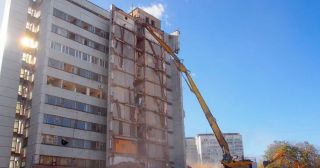 Демонтаж многоэтажного дома Ломоносов, цена от 3701 руб.