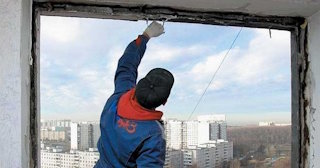 Демонтаж остекления балкона в Ломоносове - цена от 574 руб. - Сварной-Лмн